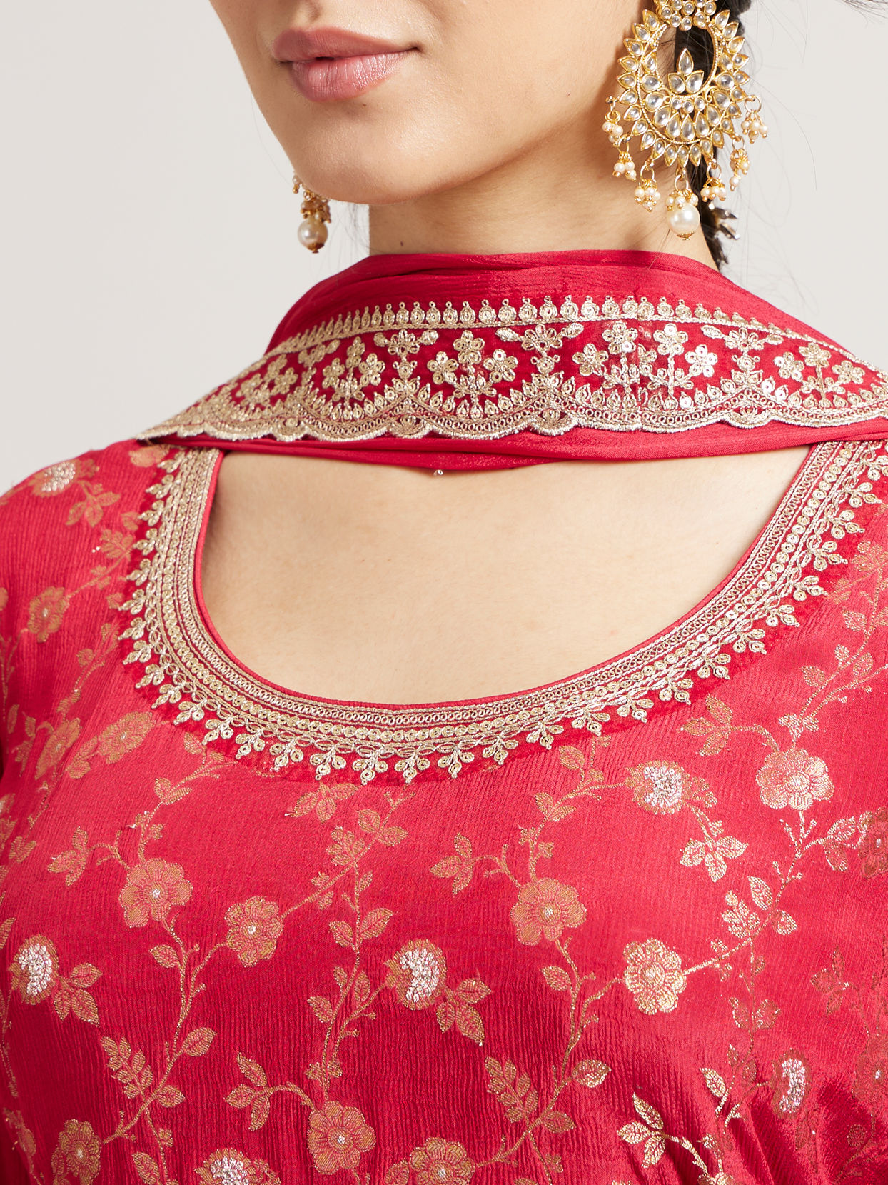 alt message - Mohey Women Red Radiance Stitched Suit image number 3