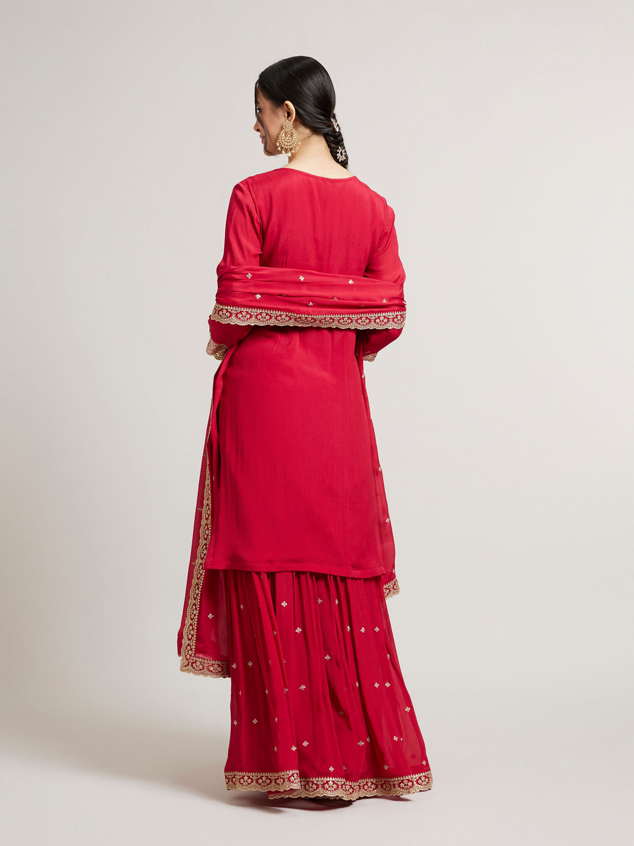 alt message - Mohey Women Red Radiance Stitched Suit image number 4