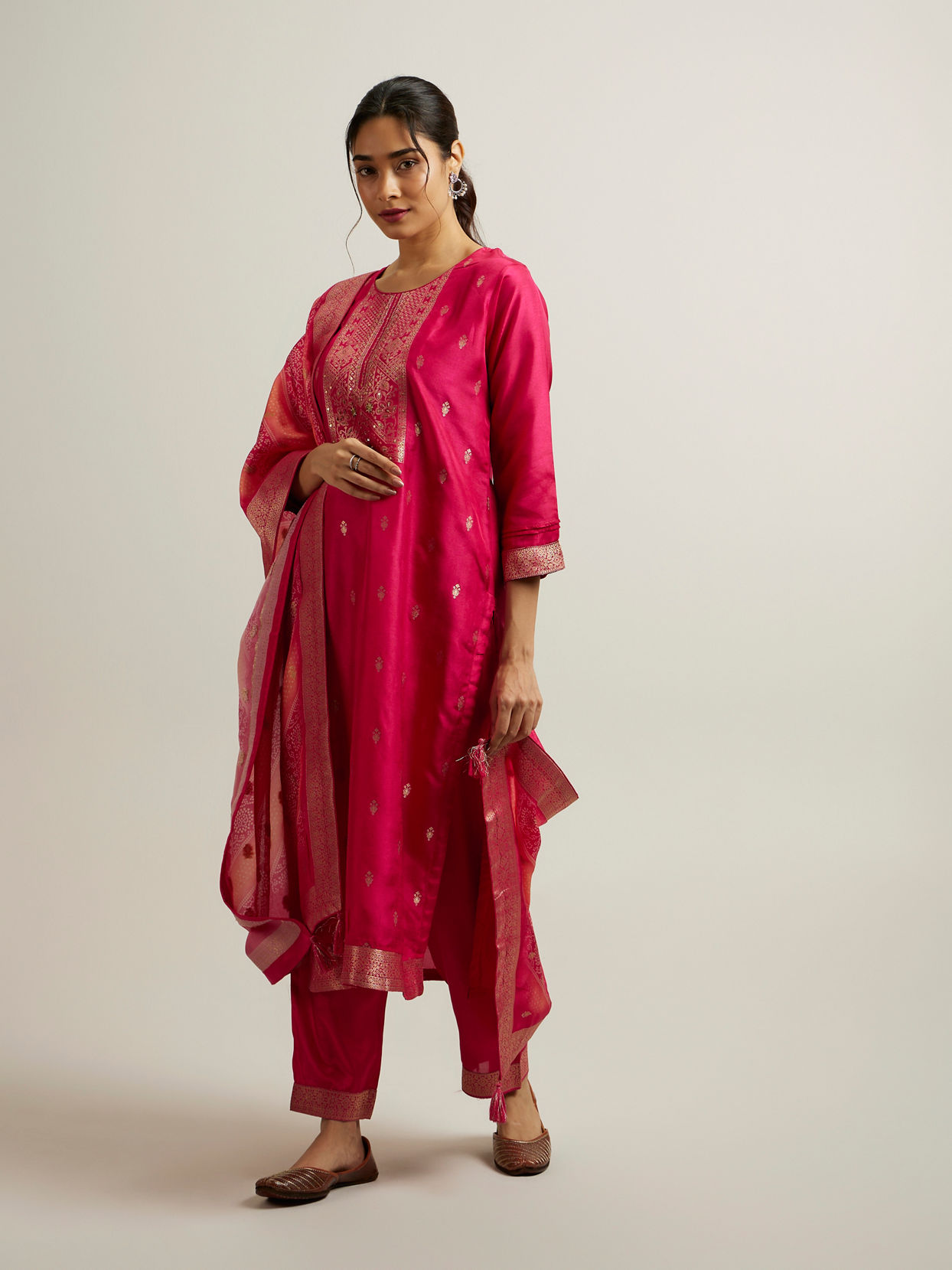 Mohey Women Rani Pink Buta Patterned Straight Suit