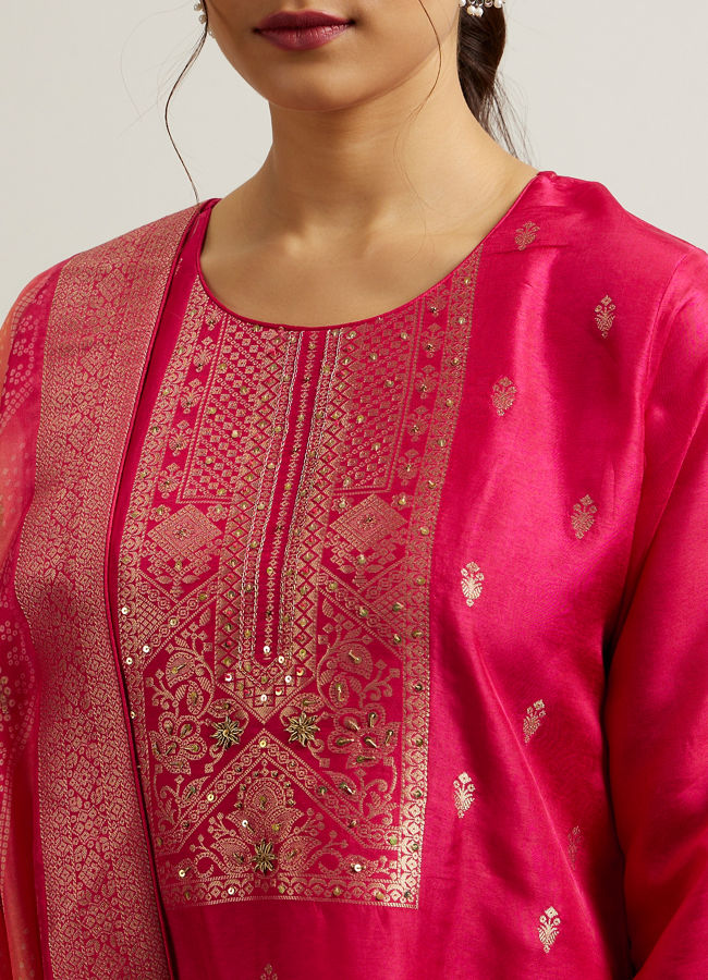 Mohey Women Rani Pink Buta Patterned Straight Suit