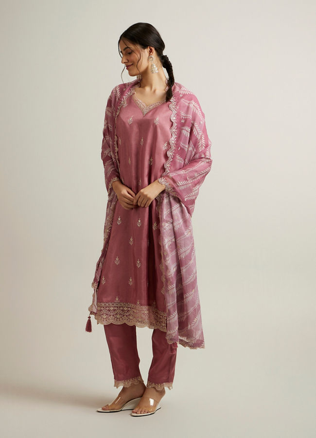 alt message - Mohey Women Dusty Pink Floral Buta Patterned Stitched Suit image number 2