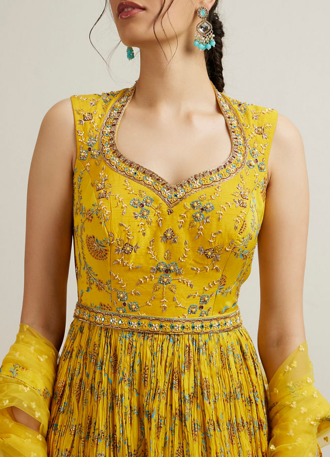 Mohey Women Mustard Yellow Bel Buti Patterned Anarkali Suit