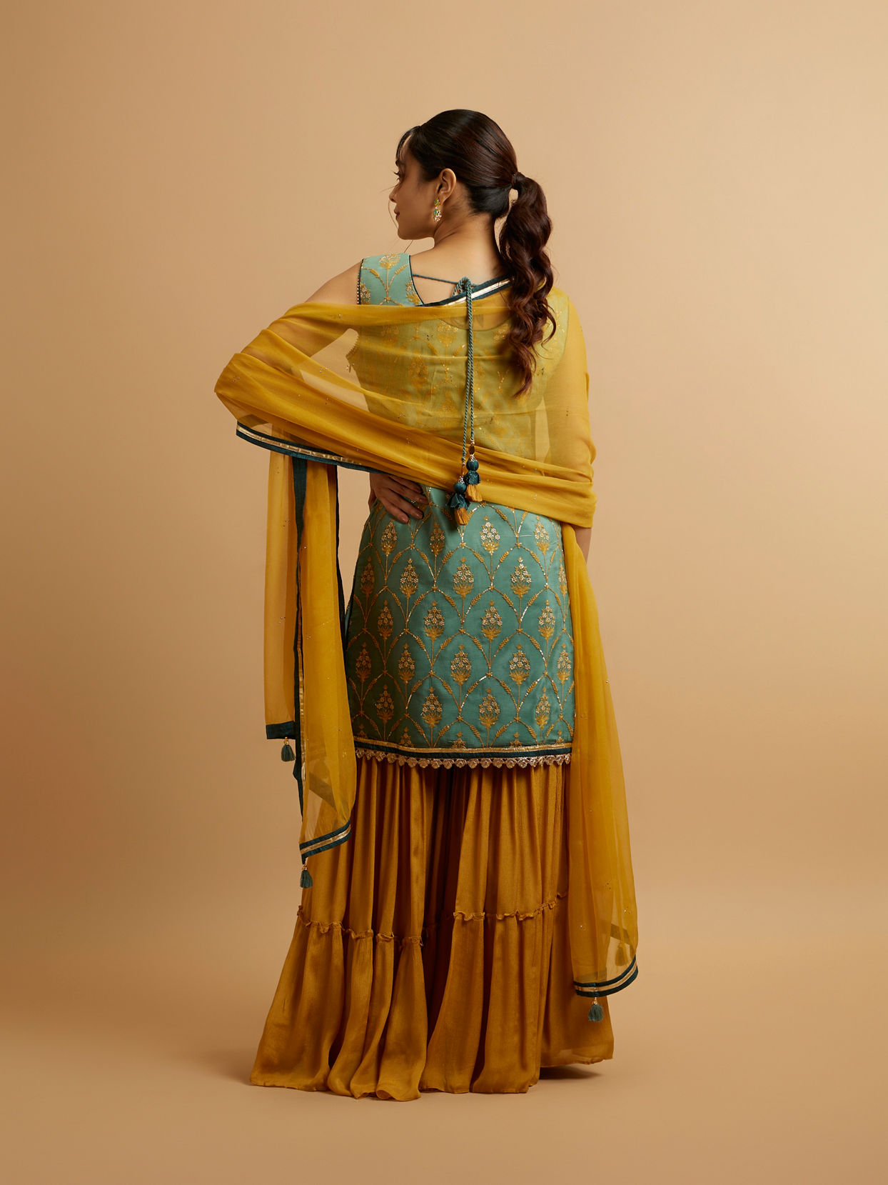 alt message - Mohey Women Sea Green Mustard Yellow Buta Patterned Stitched Suit image number 4