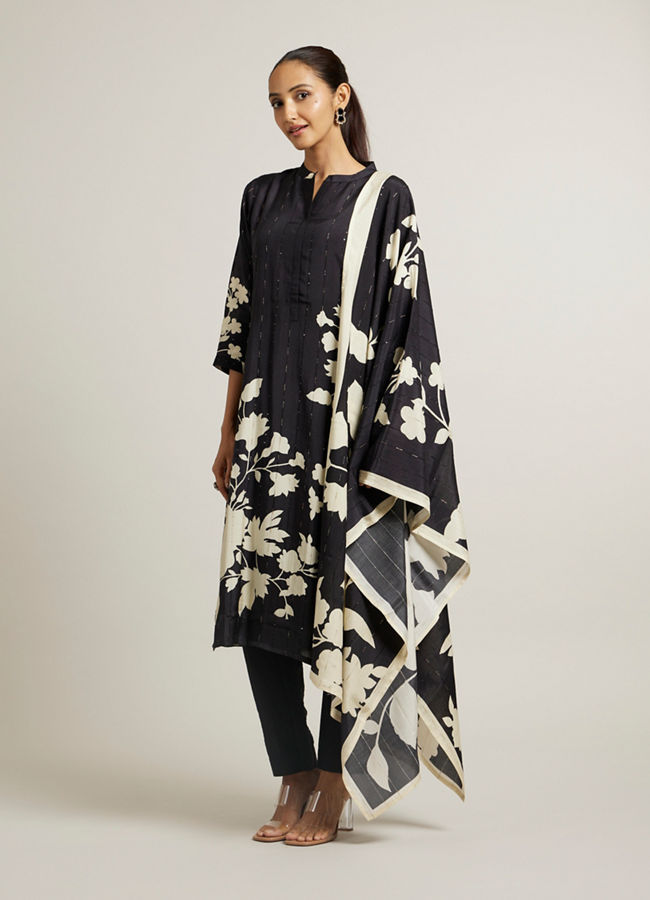 Mohey Women Ebony Black Floral Printed Straight Suit