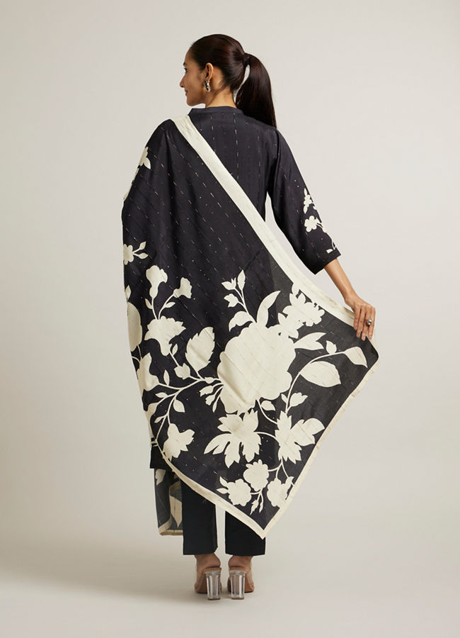 Mohey Women Ebony Black Floral Printed Straight Suit