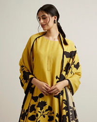 Mohey Women Beige Floral Patterned Straight Suit