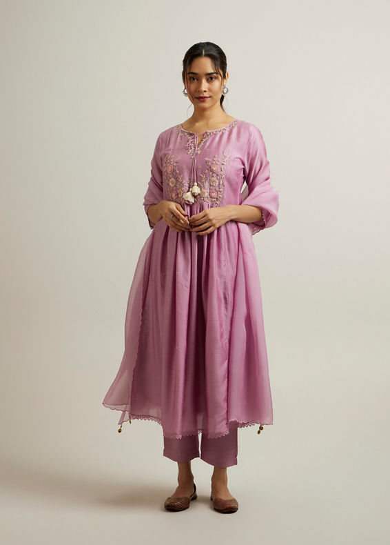 Mohey Women Purple Floral Embroidered Straight Suit