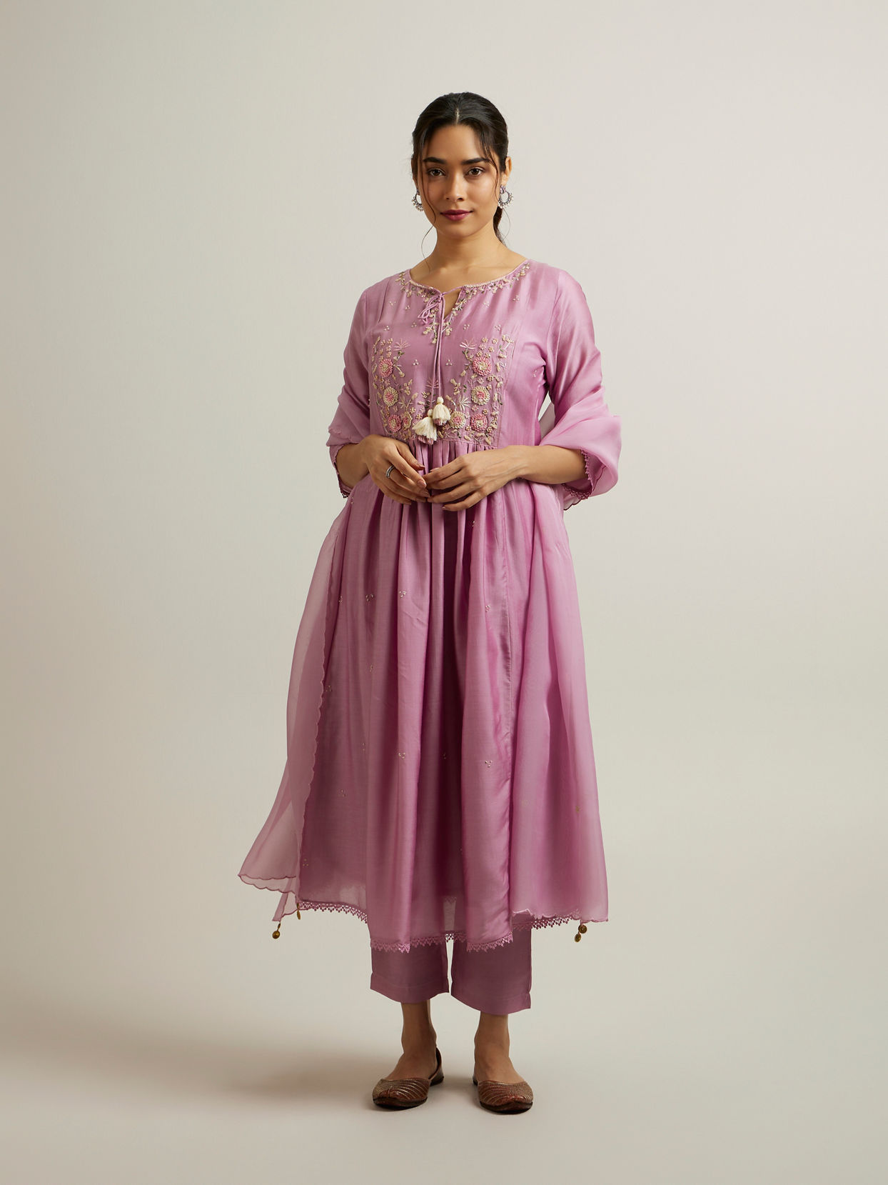 Mohey Women Purple Floral Embroidered Straight Suit