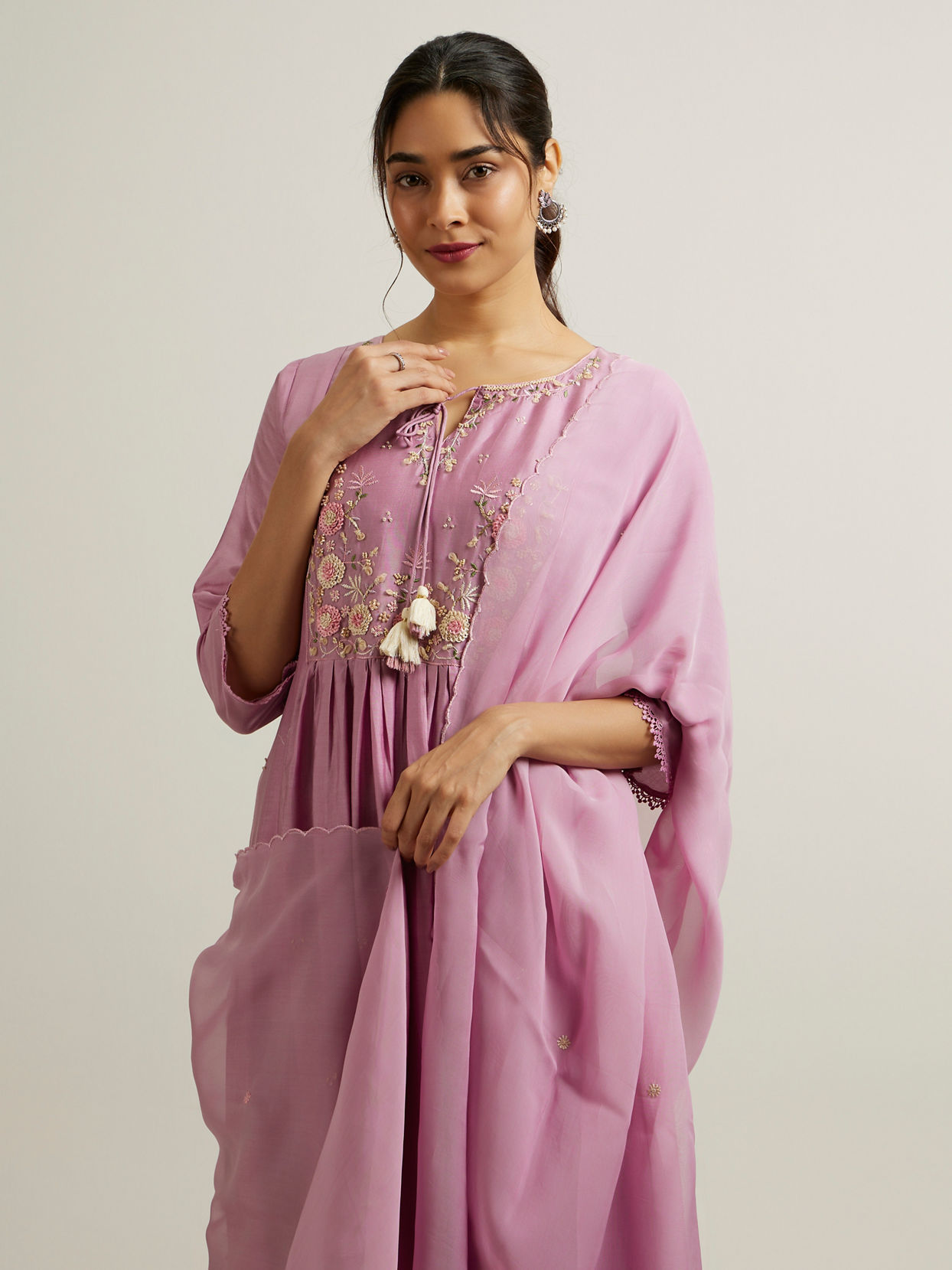Mohey Women Purple Floral Embroidered Straight Suit