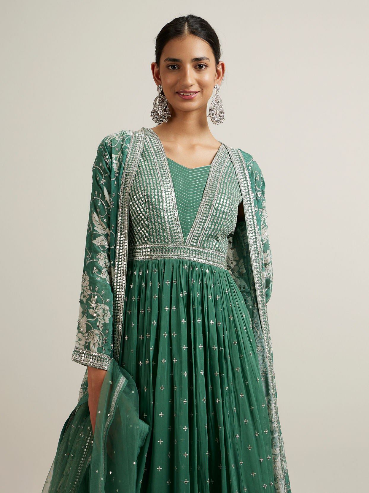 alt message - Mohey Women Green Bel Buti Patterned Stitched Suit with Jacket Cape image number 1