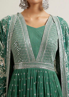 alt message - Mohey Women Green Bel Buti Patterned Stitched Suit with Jacket Cape image number 3