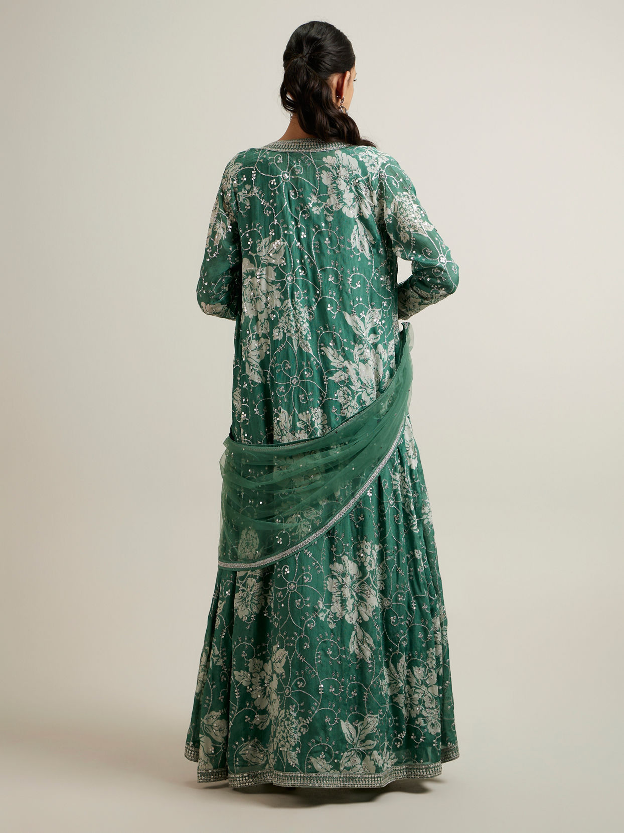 alt message - Mohey Women Green Bel Buti Patterned Stitched Suit with Jacket Cape image number 4