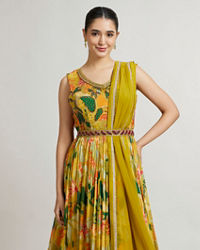 Mohey Women Dazzling Green Anarkali Suit