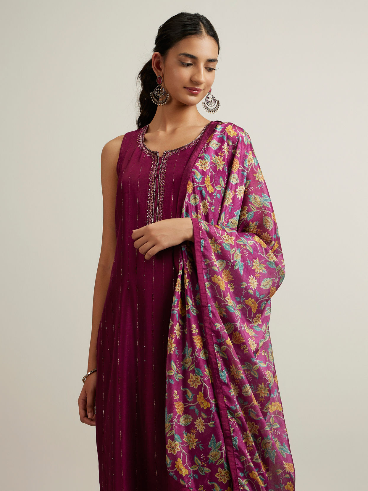 Mohey Women Dark Purple Linear Patterned Straight Suit