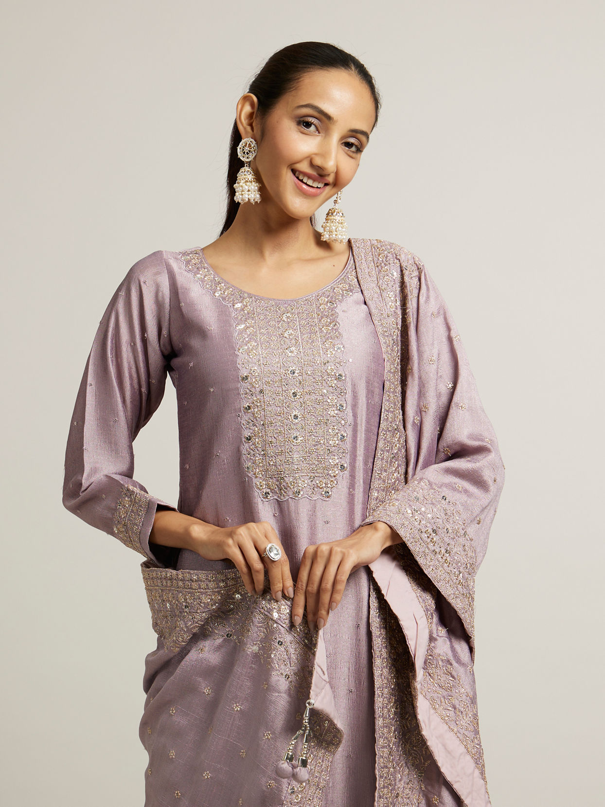 alt message - Mohey Women Light Purple Mirror & Sequin Embellished Stitched Suit image number 1