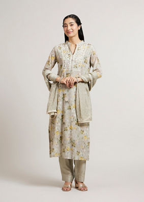 Mohey Women Pastel Grey Floral Printed Straight Suit Set with Embroidered Neckline