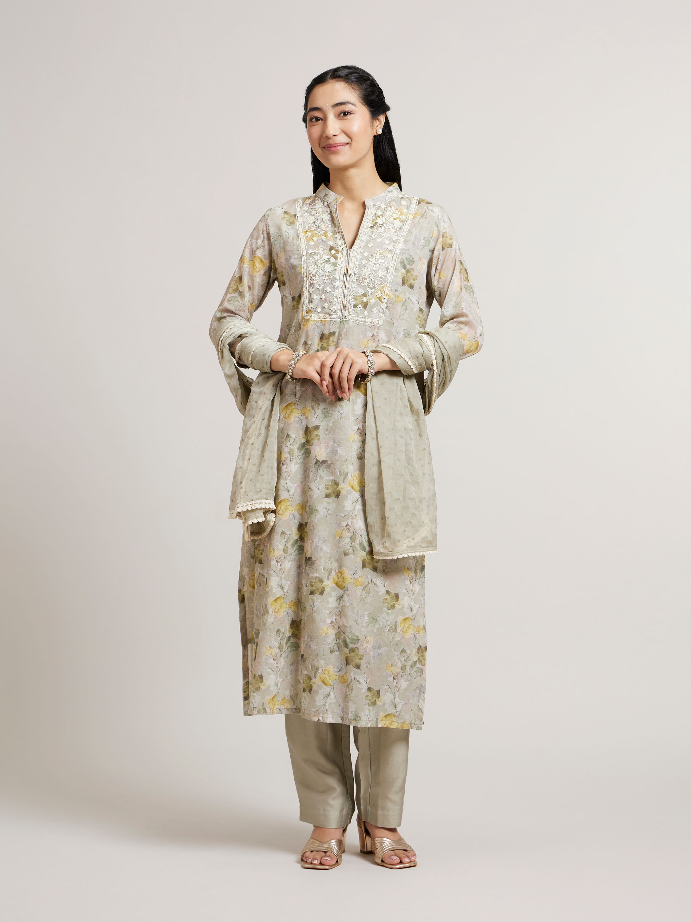 Mohey Women Pastel Grey Floral Printed Stitched Suit Set with Embroidered Neckline