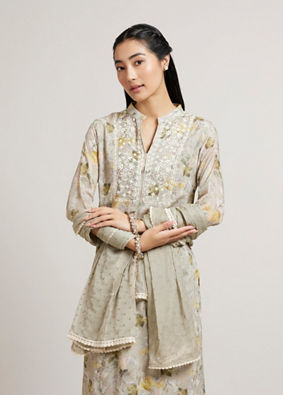 Mohey Women Pastel Grey Floral Printed Straight Suit Set with Embroidered Neckline