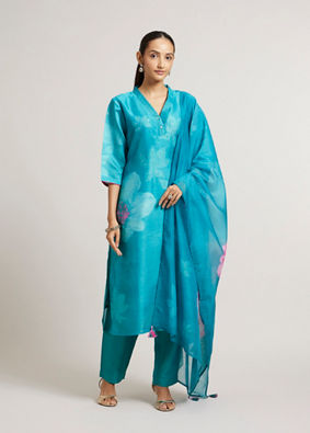 Mohey Women Rama Green Floral Printed Straight Suit Set with Stone Work