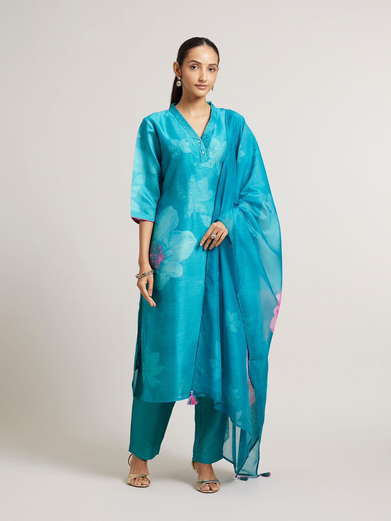 Mohey Women Rama Green Floral Printed Straight Suit Set with Stone Work