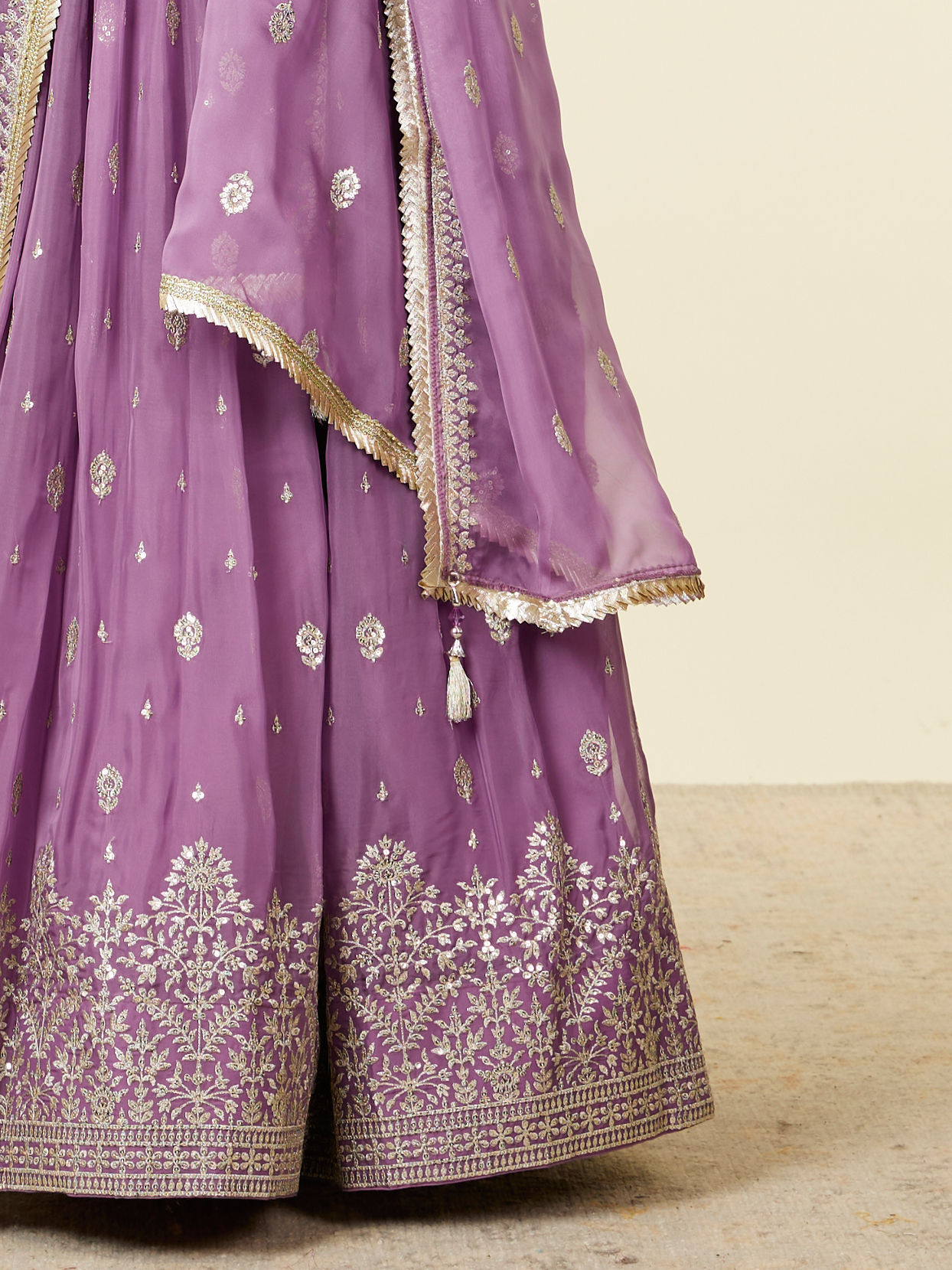 alt message - Mohey Women Purple Bel Buti Floral Patterned Lehenga Lehenga image number 3