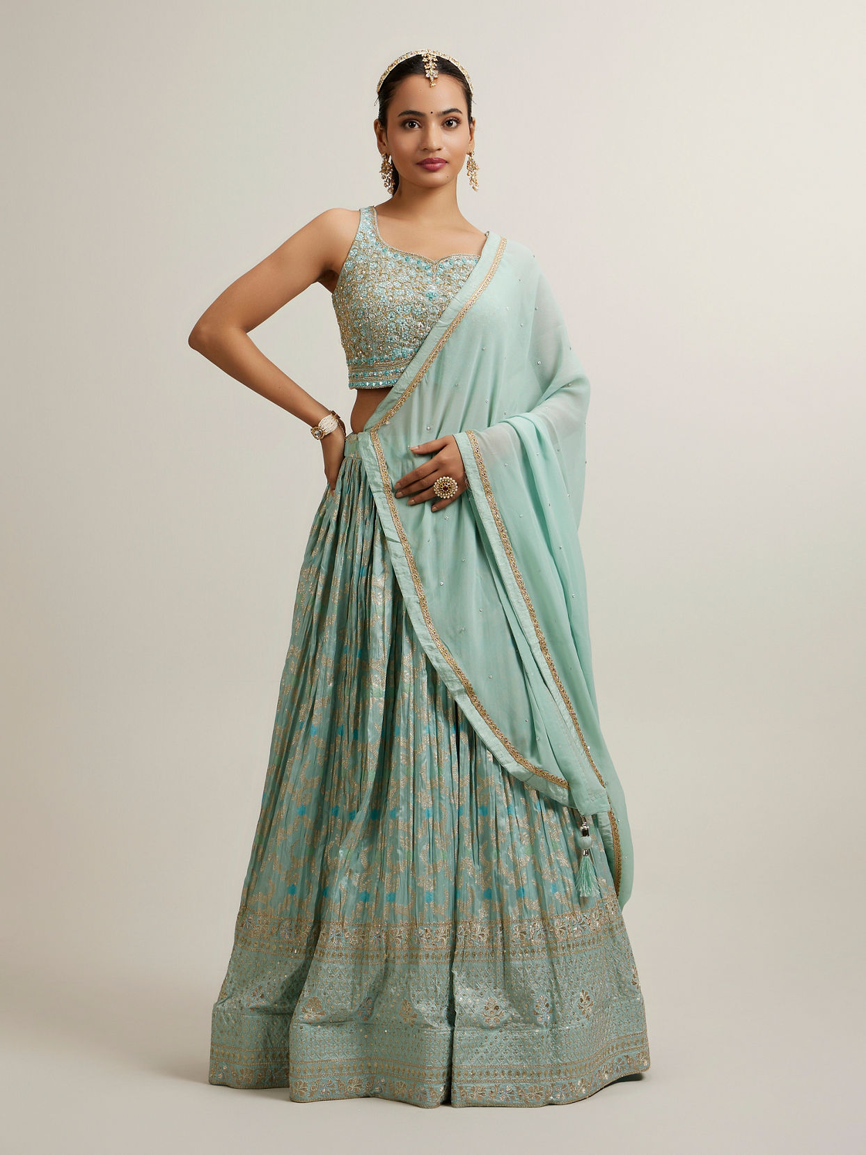 alt message - Mohey Women Exquisite Blue Lehenga image number 0