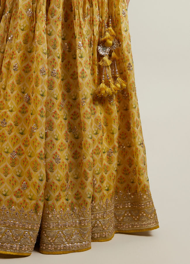 alt message - Mohey Women Glistening Yellow Radiance Lehenga image number 3