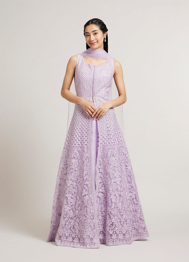 alt message - Mohey Women Soft Lilac Stitched Suit with Scallop Patterns & Bel Buti Embroidery image number 0