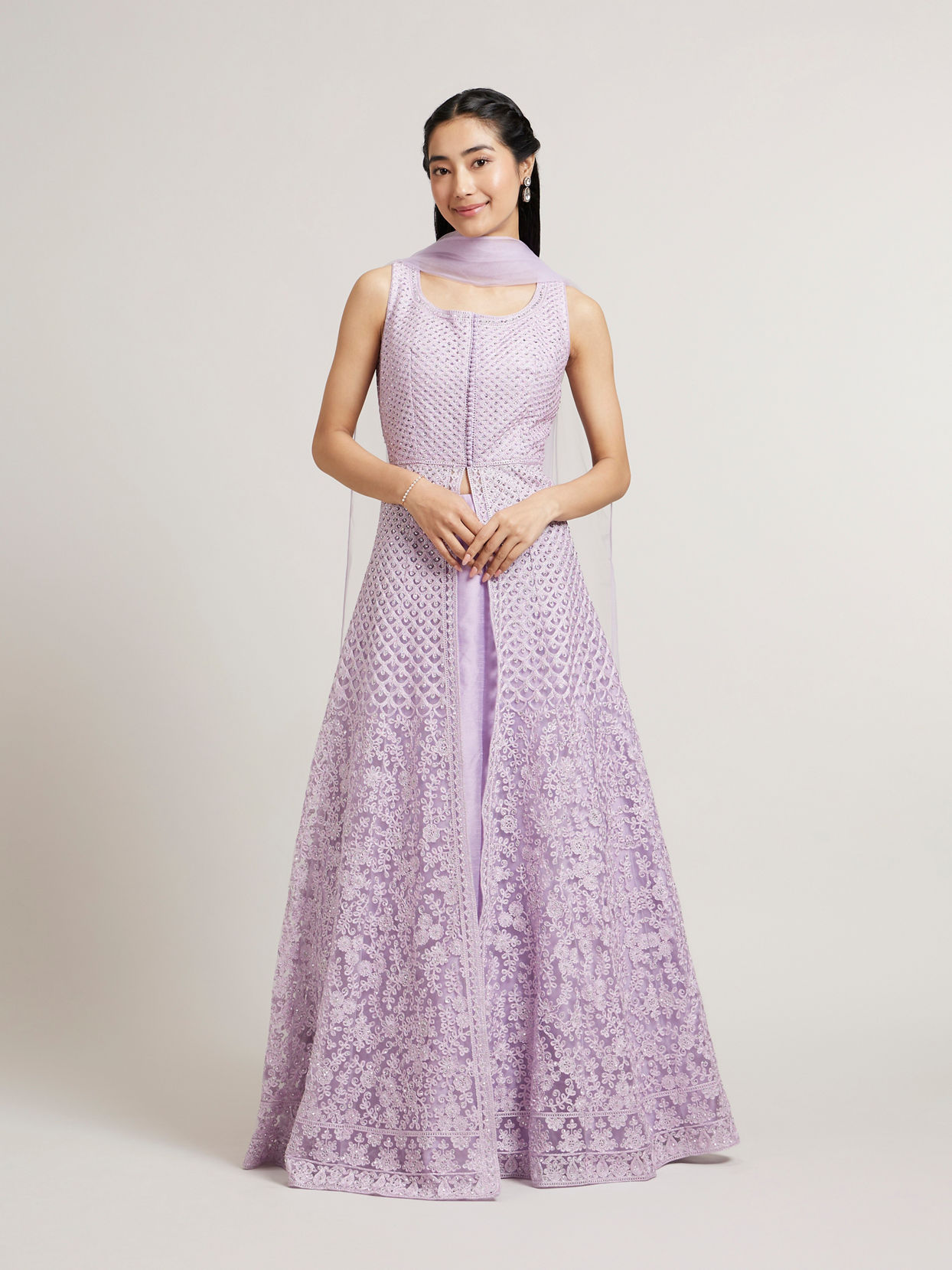 alt message - Mohey Women Soft Lilac Stitched Suit with Scallop Patterns & Bel Buti Embroidery image number 0