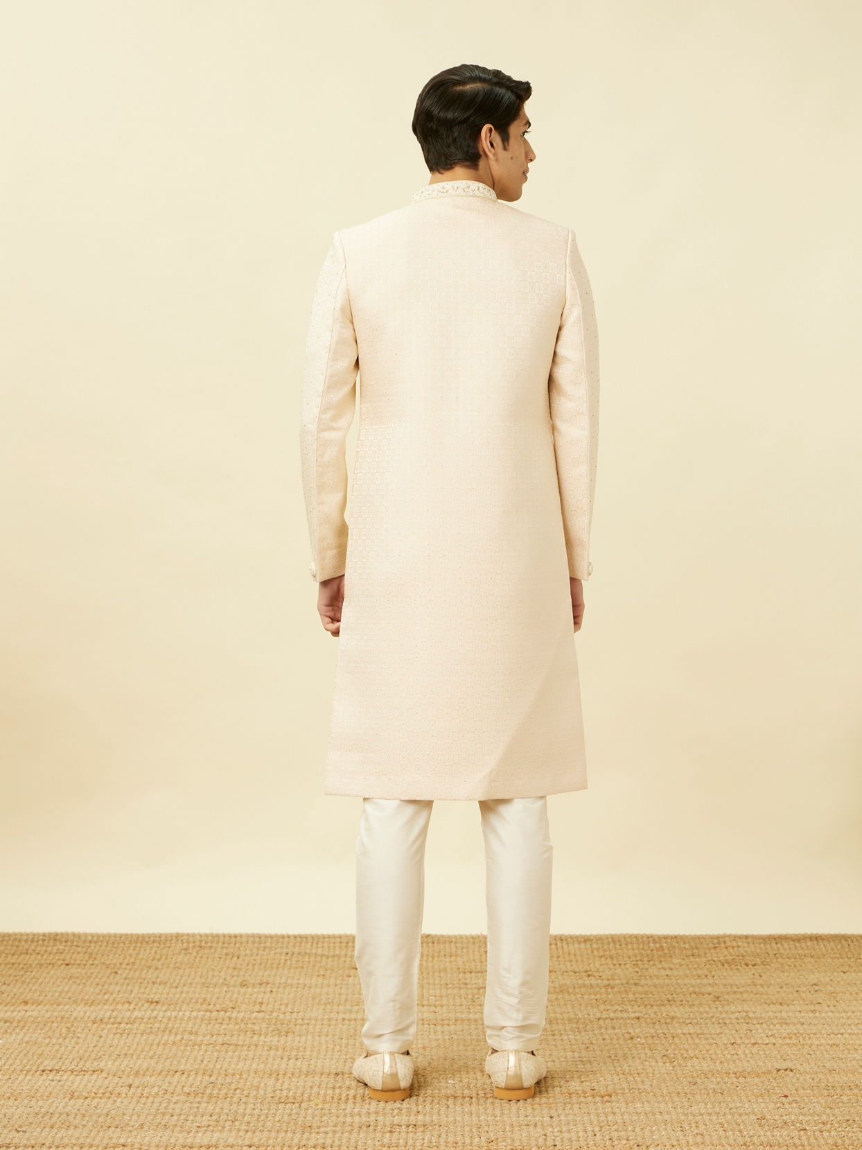 alt message - Manyavar Men Rosewater Pink Medallion Patterned Sherwani Set image number 4