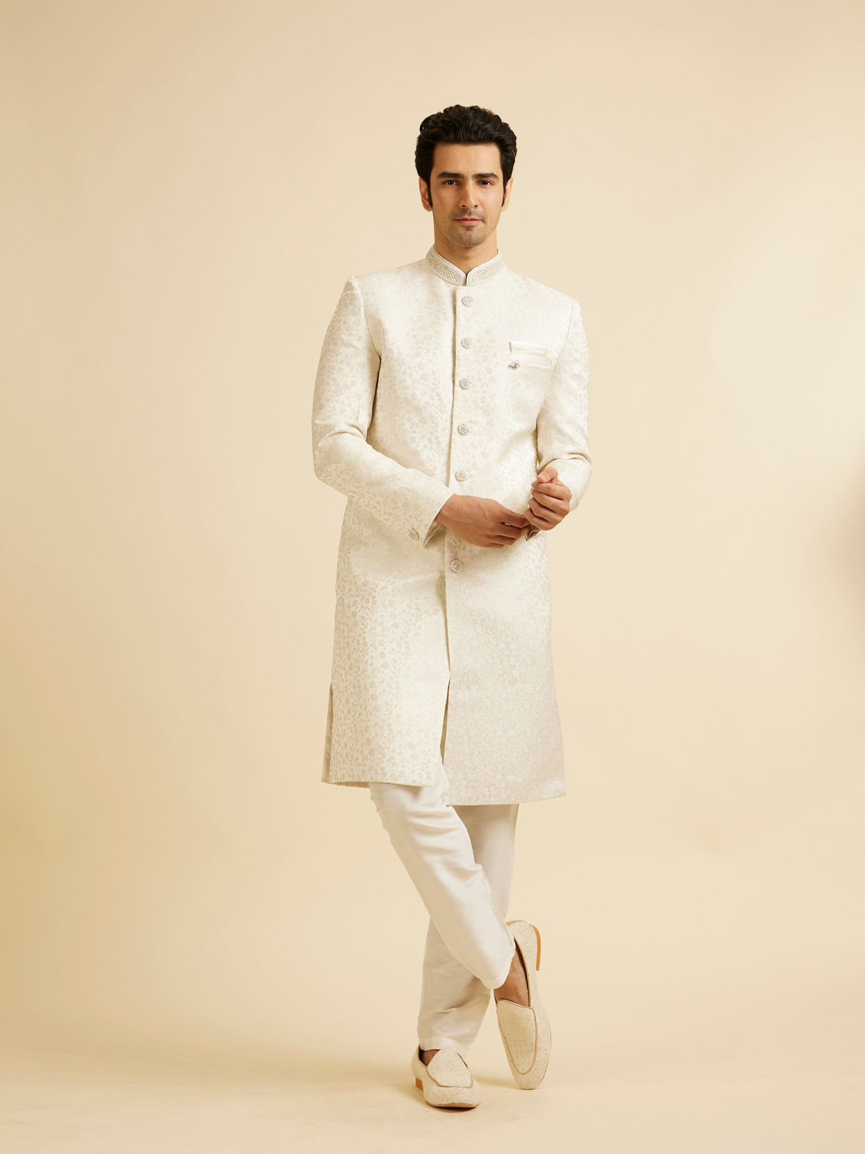 alt message - Manyavar Men White Bel Buti Patterned Sherwani Set image number 2