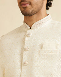 Manyavar Men Lush Cream Regale Sherwani