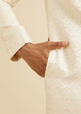 Manyavar Men Lush Cream Regale Sherwani image number 3