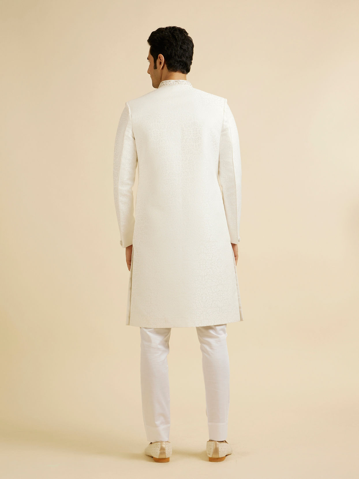 alt message - Manyavar Men Ethereal White Sherwani image number 3