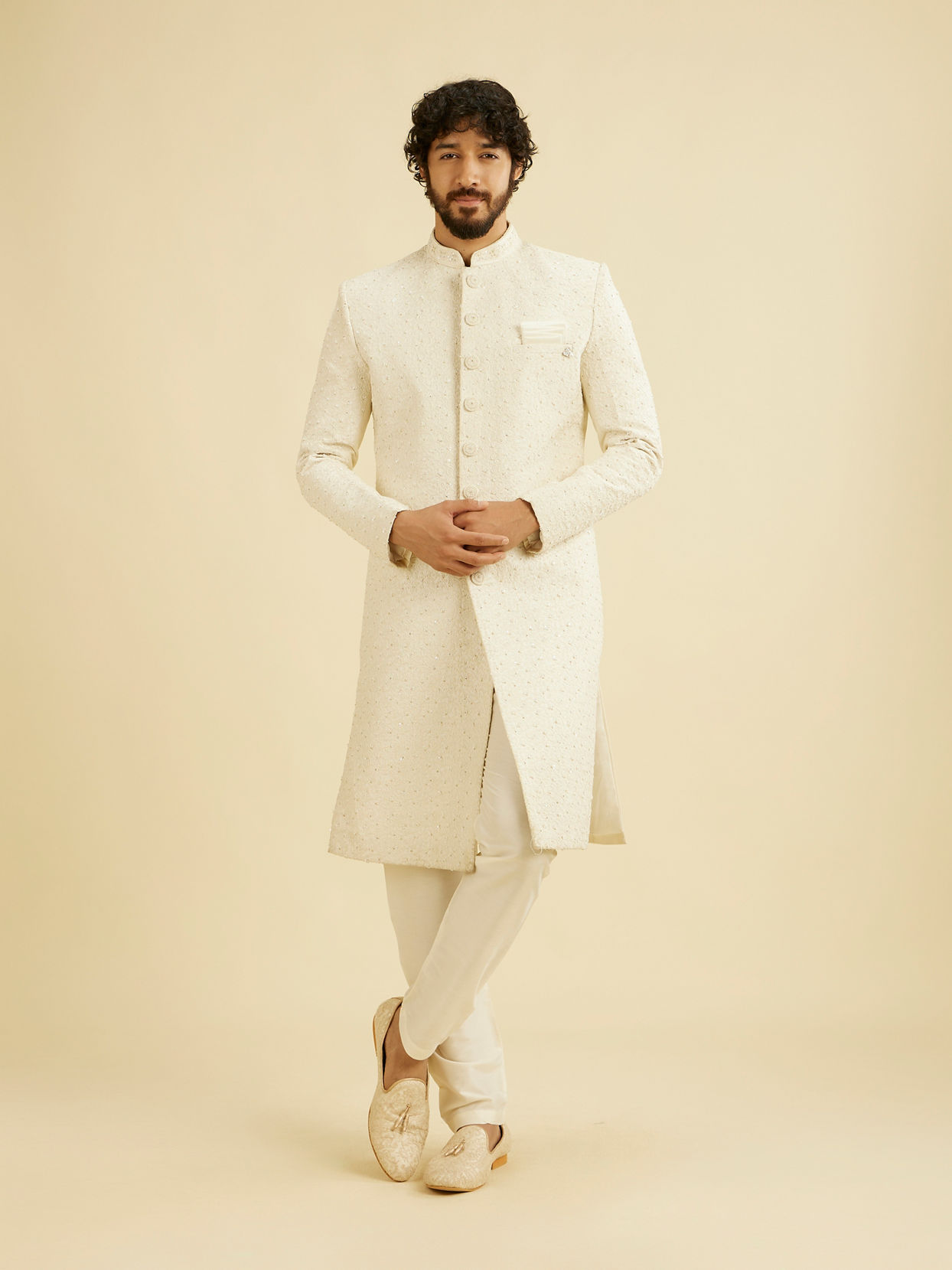 Manyavar Men Warm White Bel Buti Patterned Sherwani Set with Sequin Embellishment image number 2