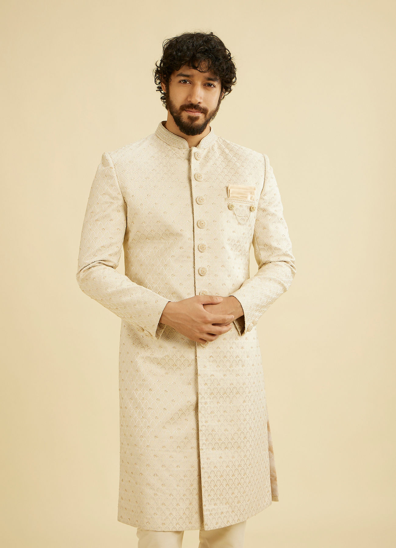 Manyavar Men Cream Beige Jaal Leaf Patterned Sherwani Set with Sequin Work