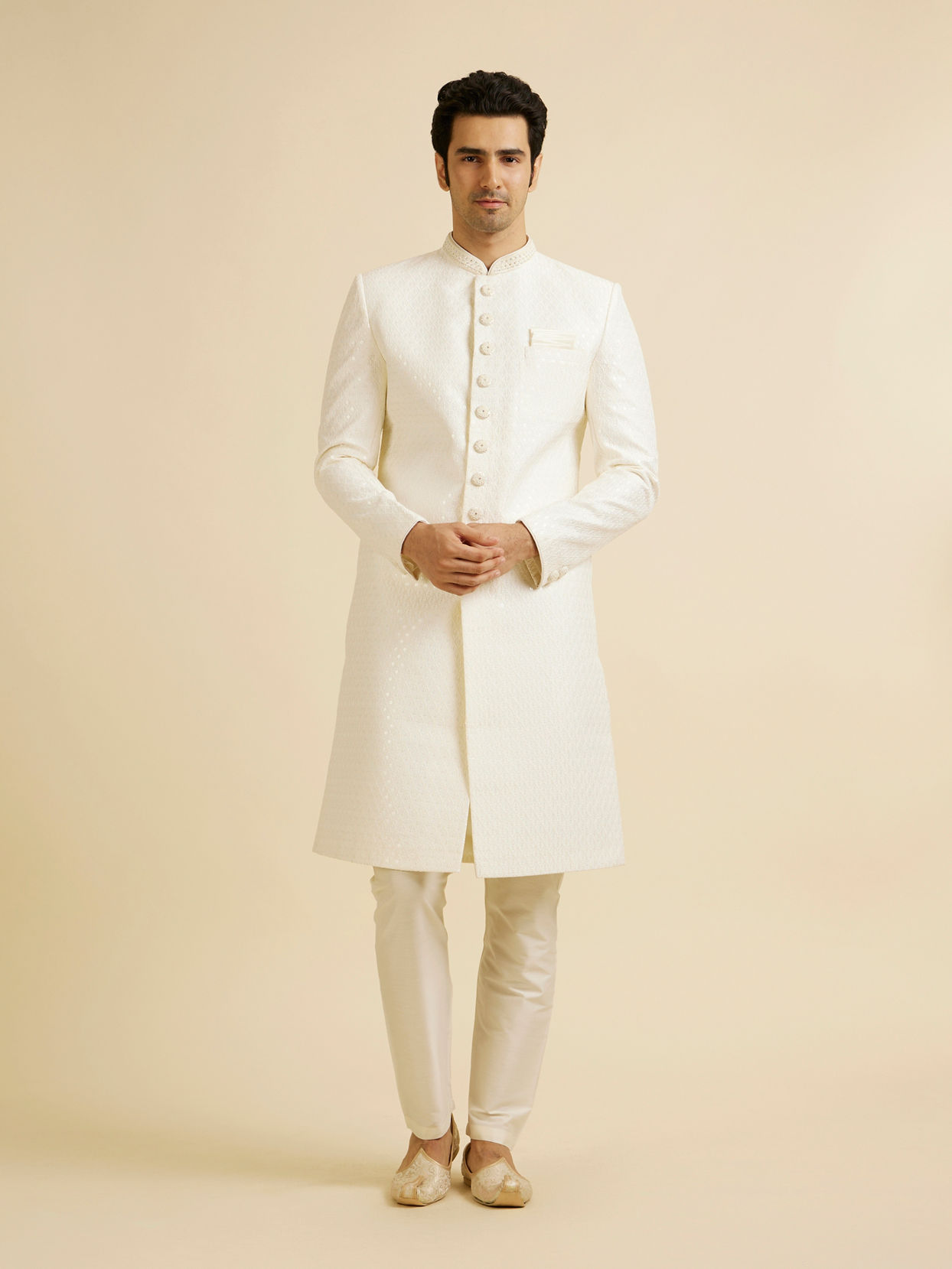 alt message - Manyavar Men Cream Jaal Patterned Sequinned Sherwani Set image number 2