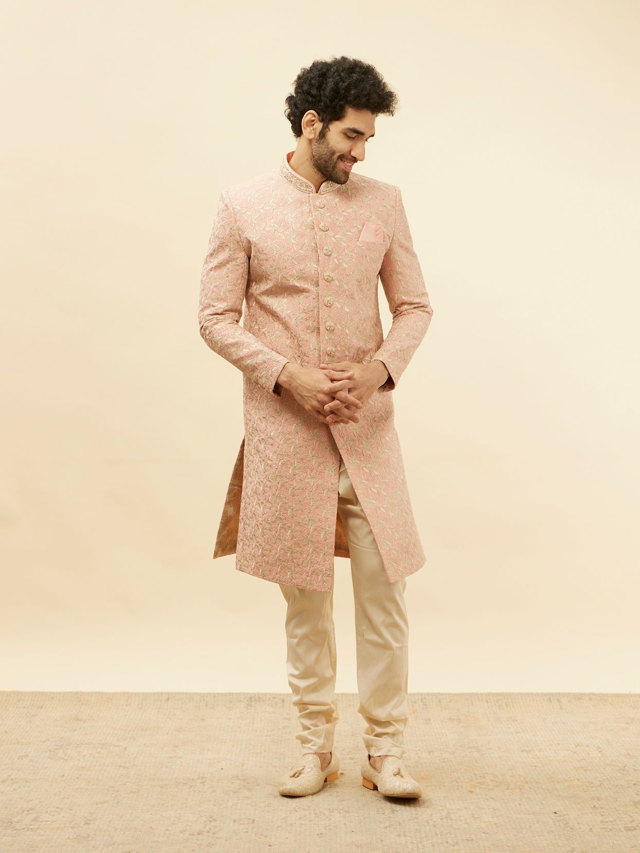 alt message - Manyavar Men Conch Shell Pink Floral Patterned Sherwani Set image number 3