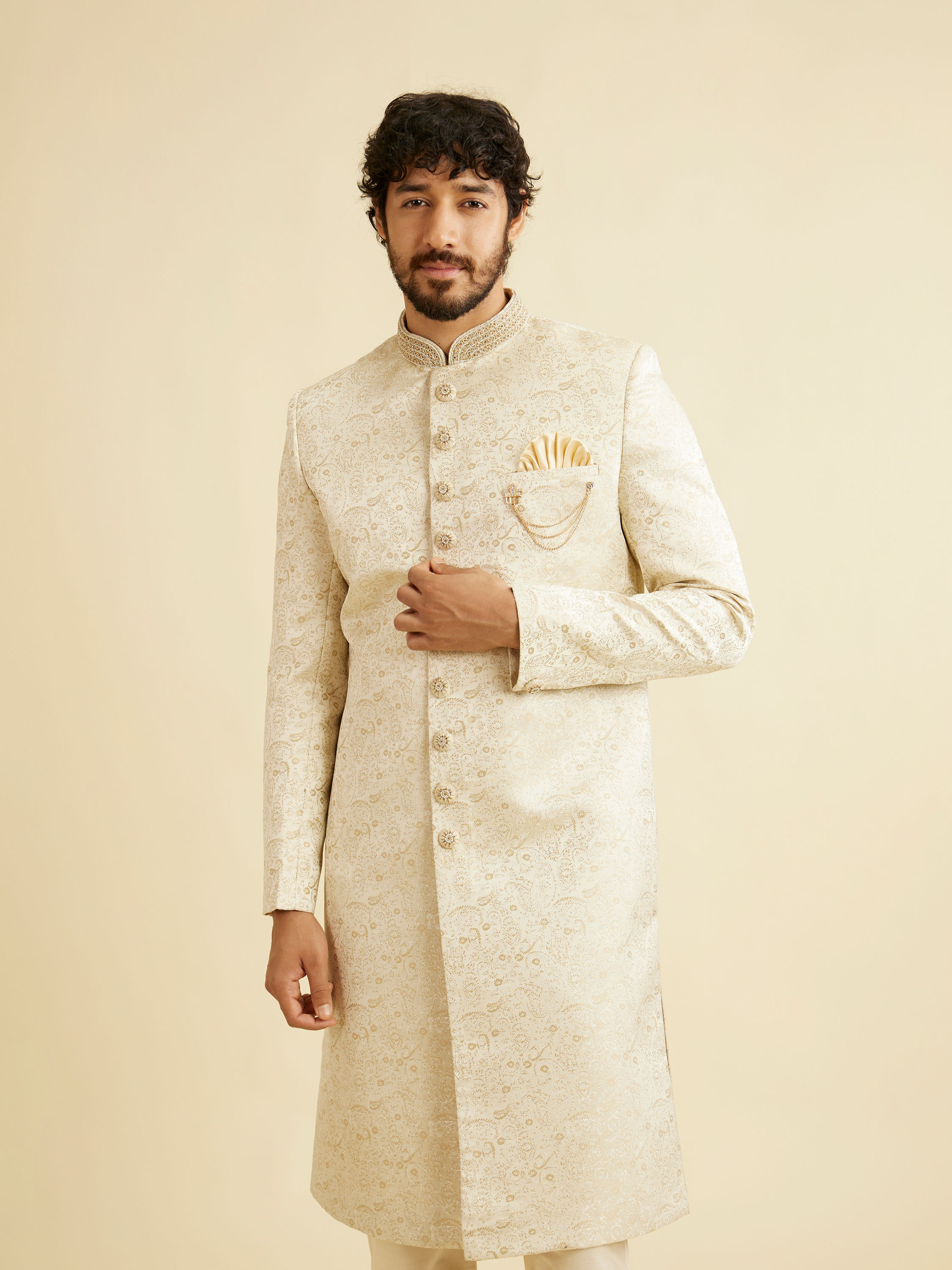 Manyavar Men Shell White Paisley Patterned Sherwani Set