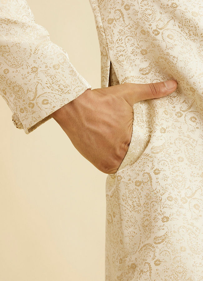 Manyavar Men Shell White Paisley Patterned Sherwani Set