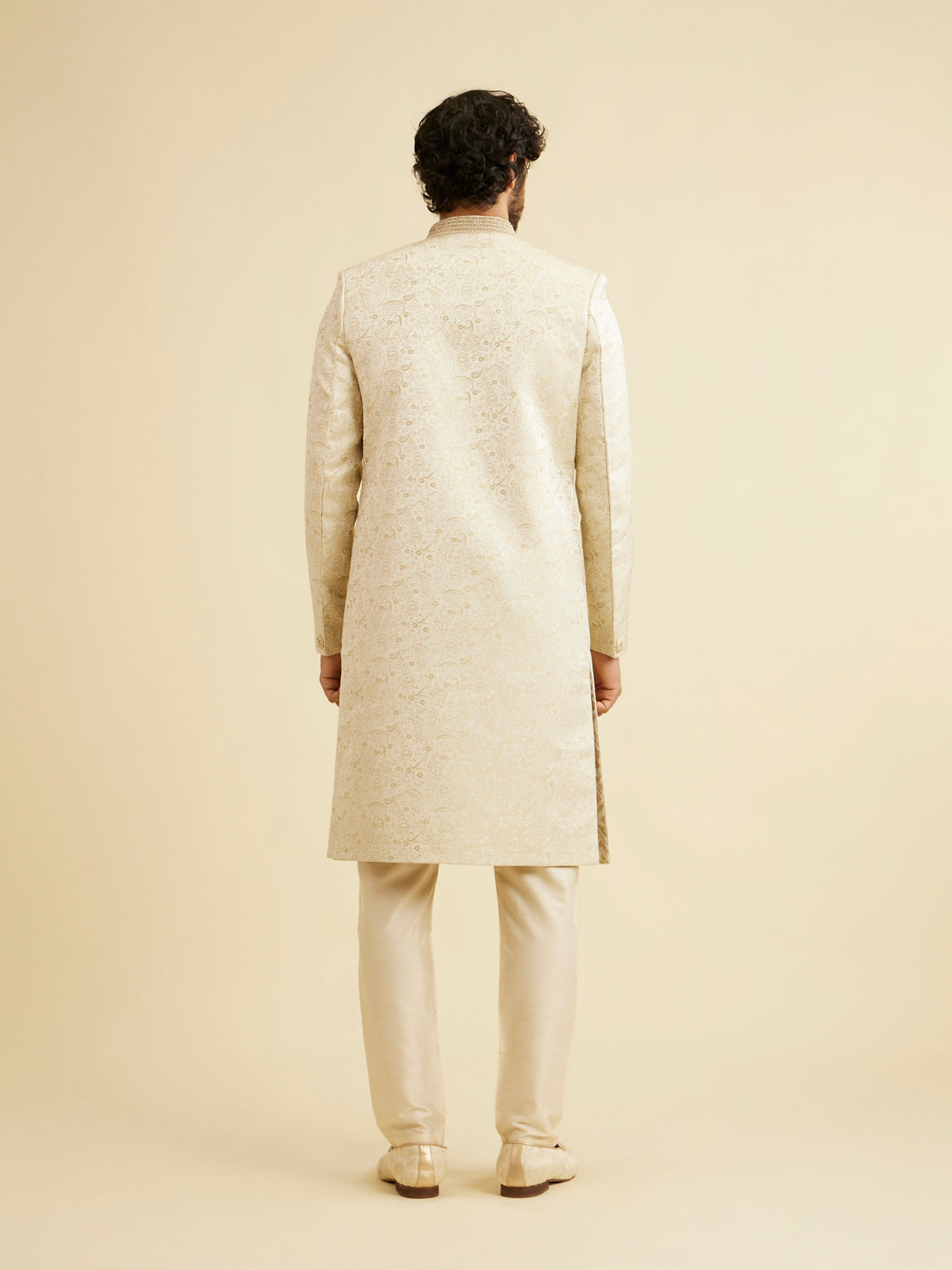 Manyavar Men Shell White Paisley Patterned Sherwani Set