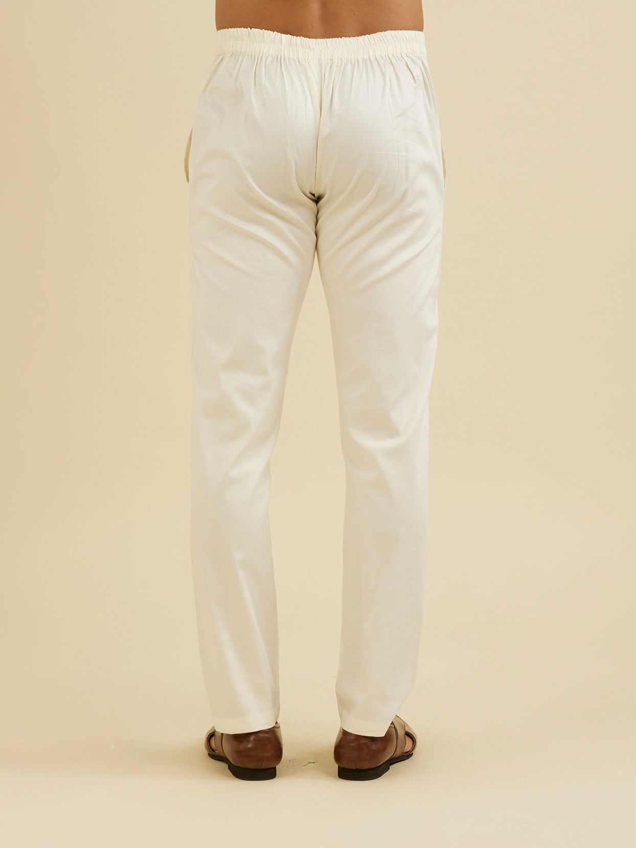 Manyavar Men Warm White Splendor Pant image number 2