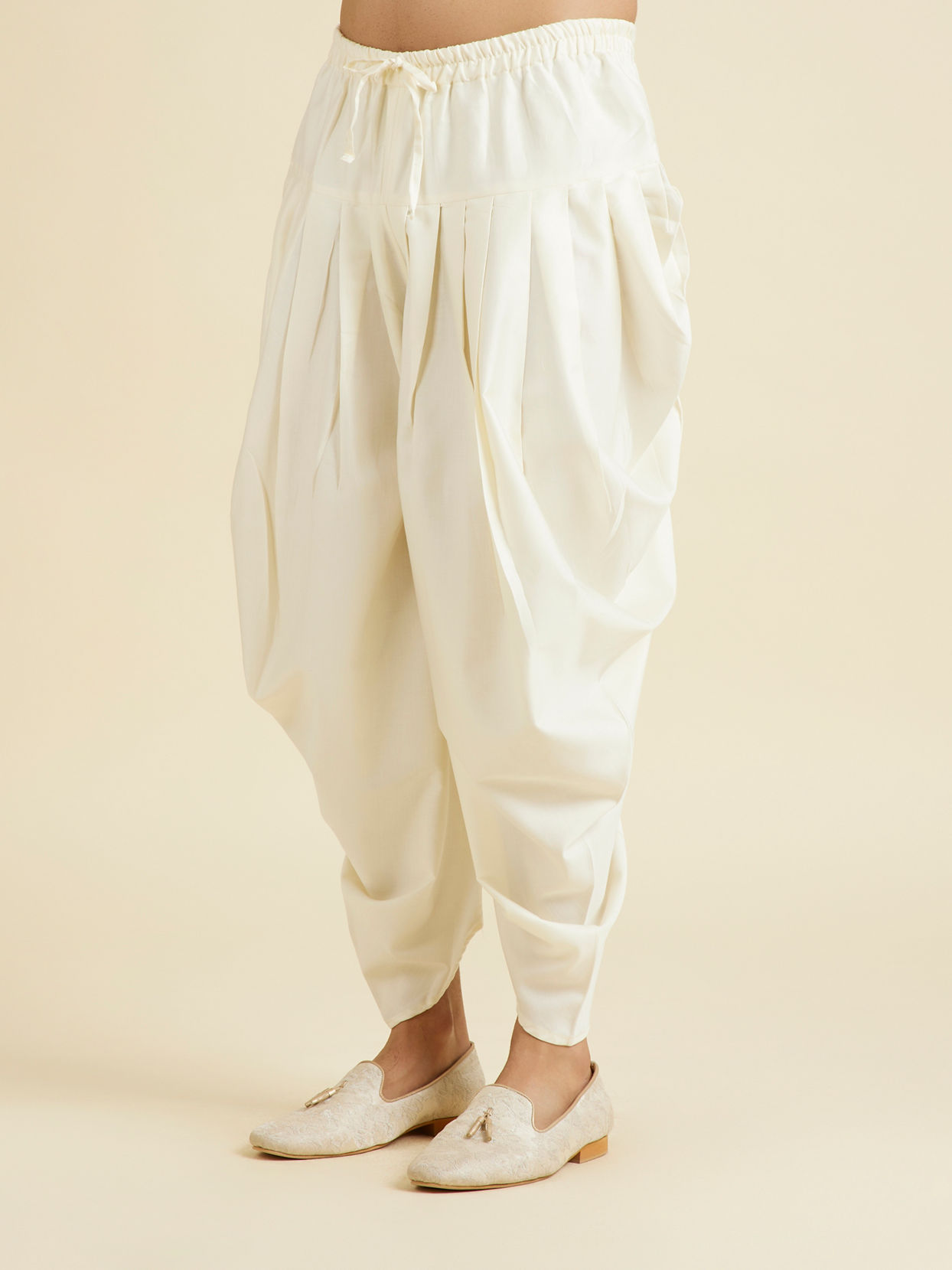 Manyavar Men Elegant Cream Cotton Patiala