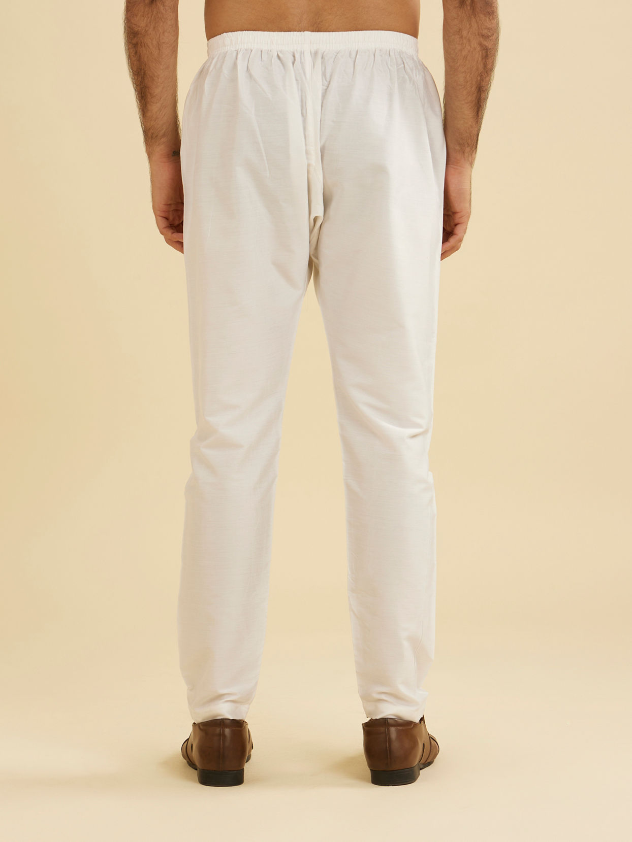 Manyavar Men Pristine White Elegance Pyjama image number 2