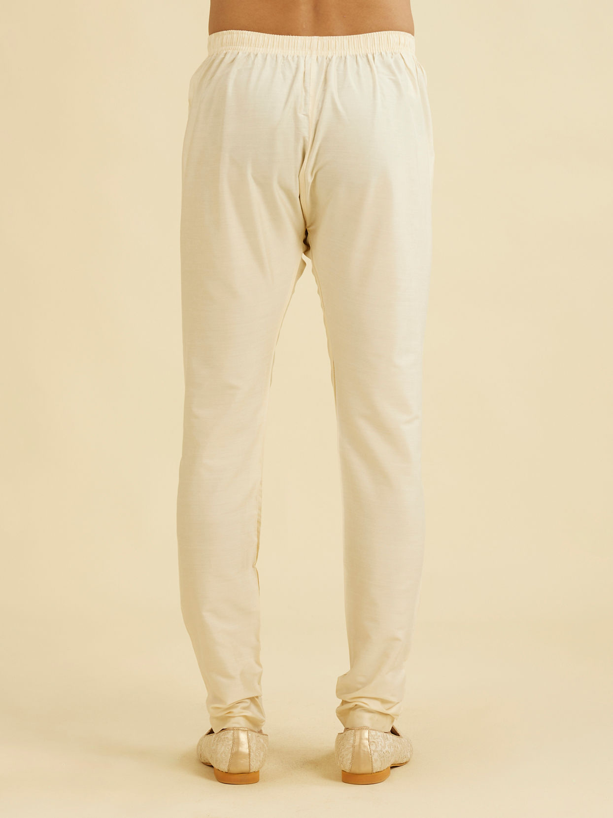 Manyavar Men Elegant Cream Pyjama image number 3