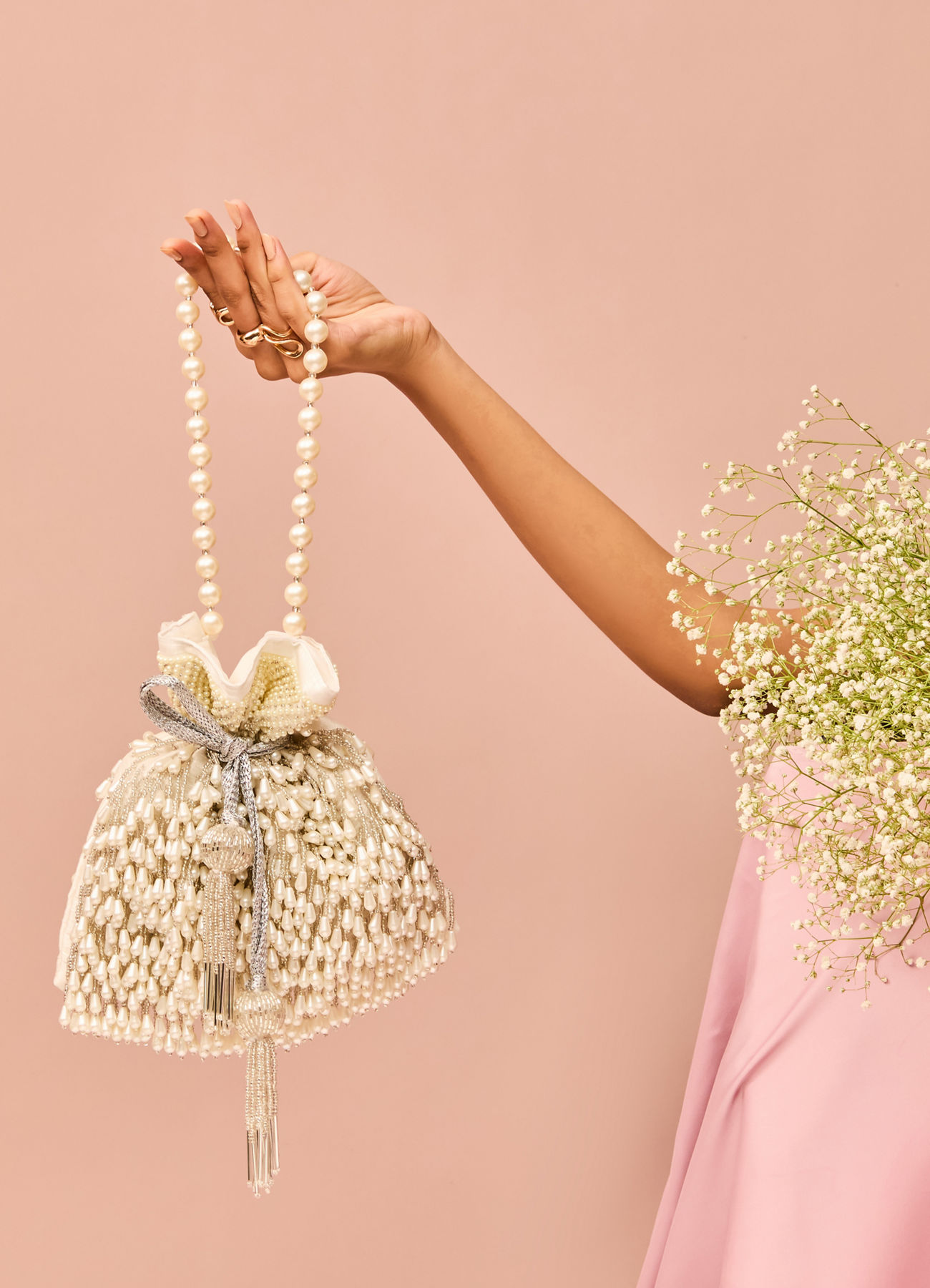 Mohey Women White Art Silk Hand Embroidered Bag