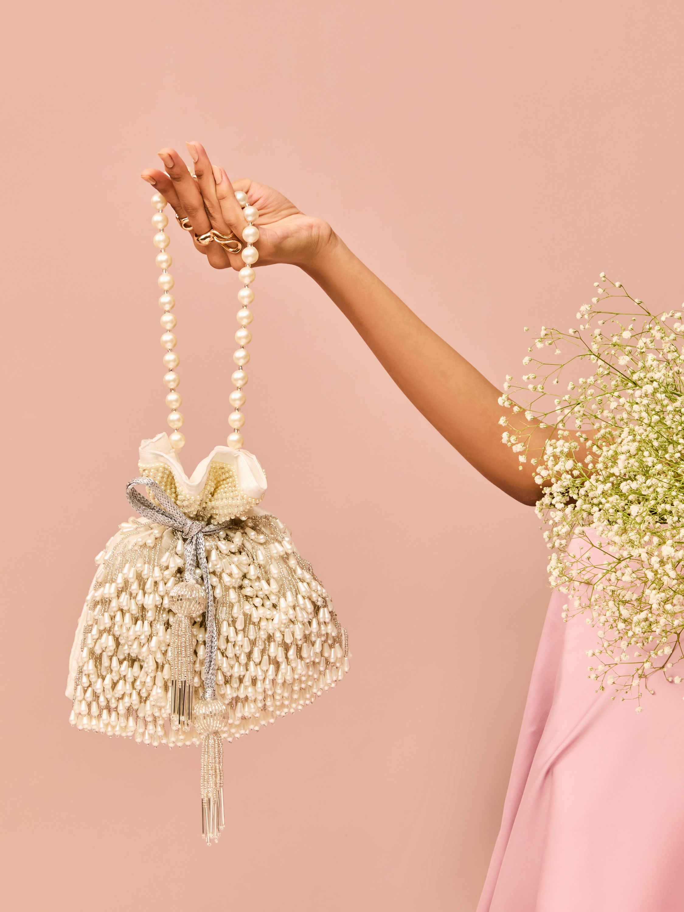 Mohey Women White Art Silk Hand Embroidered Bag