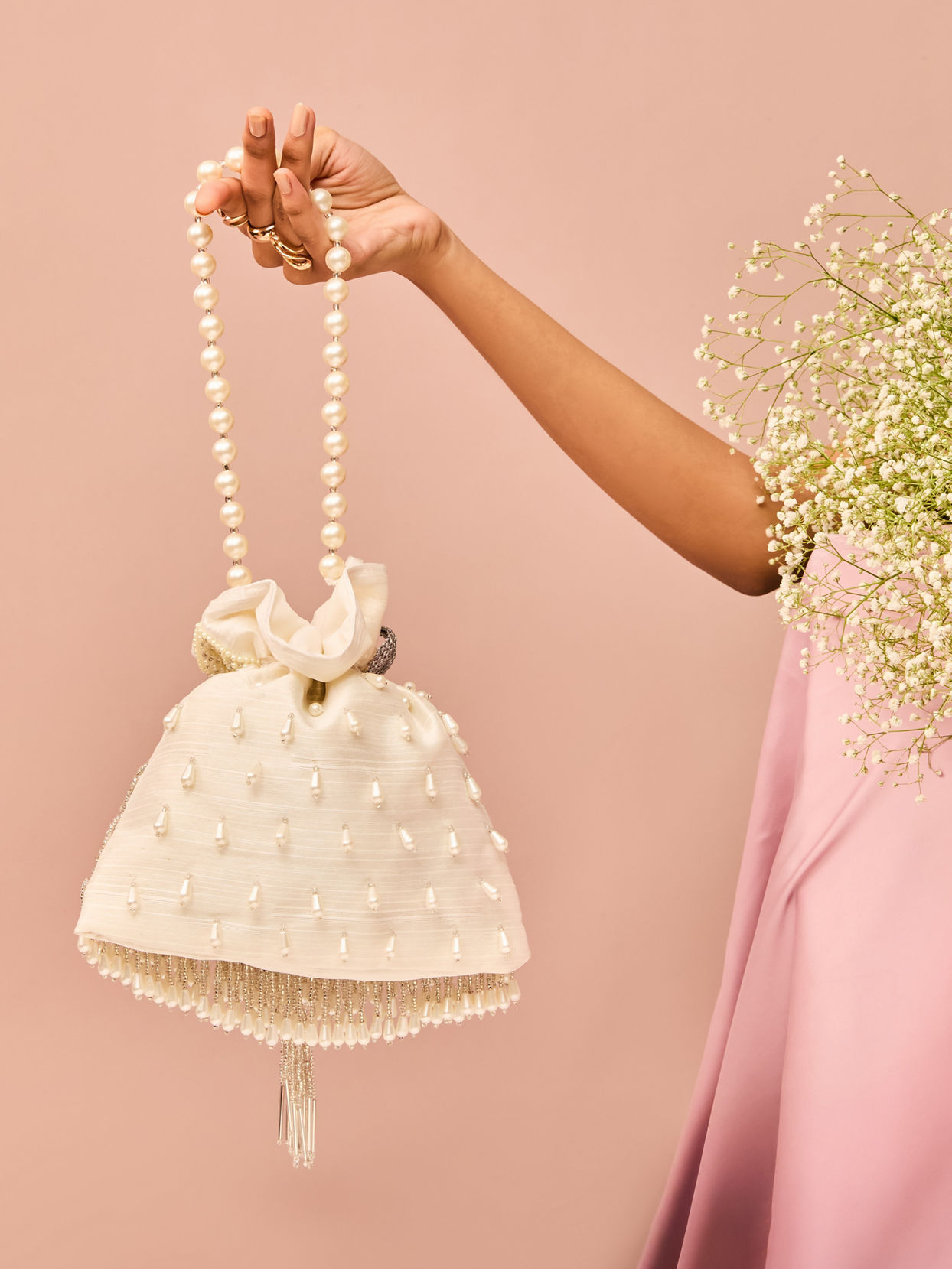 Mohey Women White Art Silk Hand Embroidered Bag