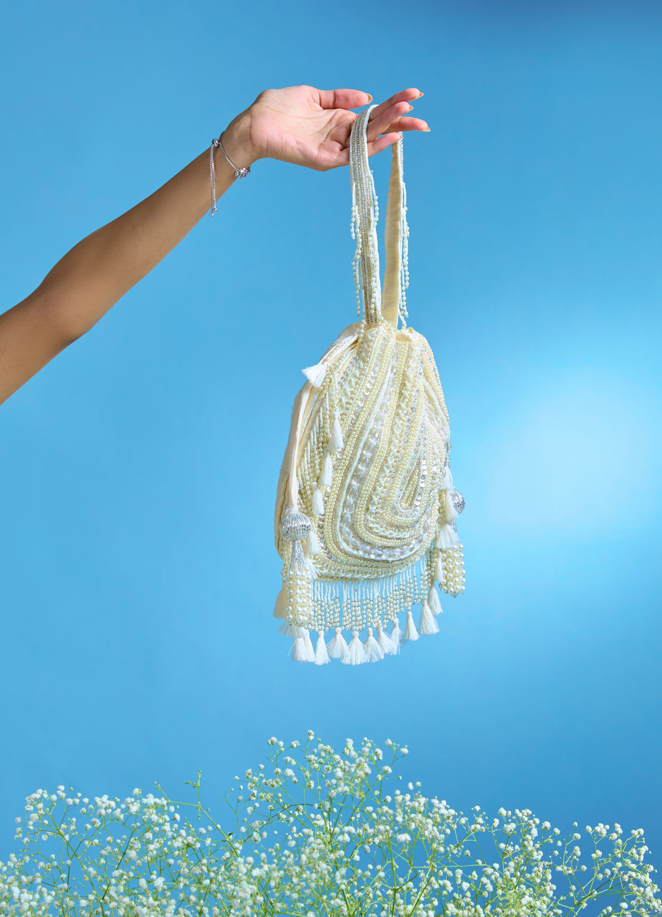 Mohey Women Creamy Dream Potli Bag