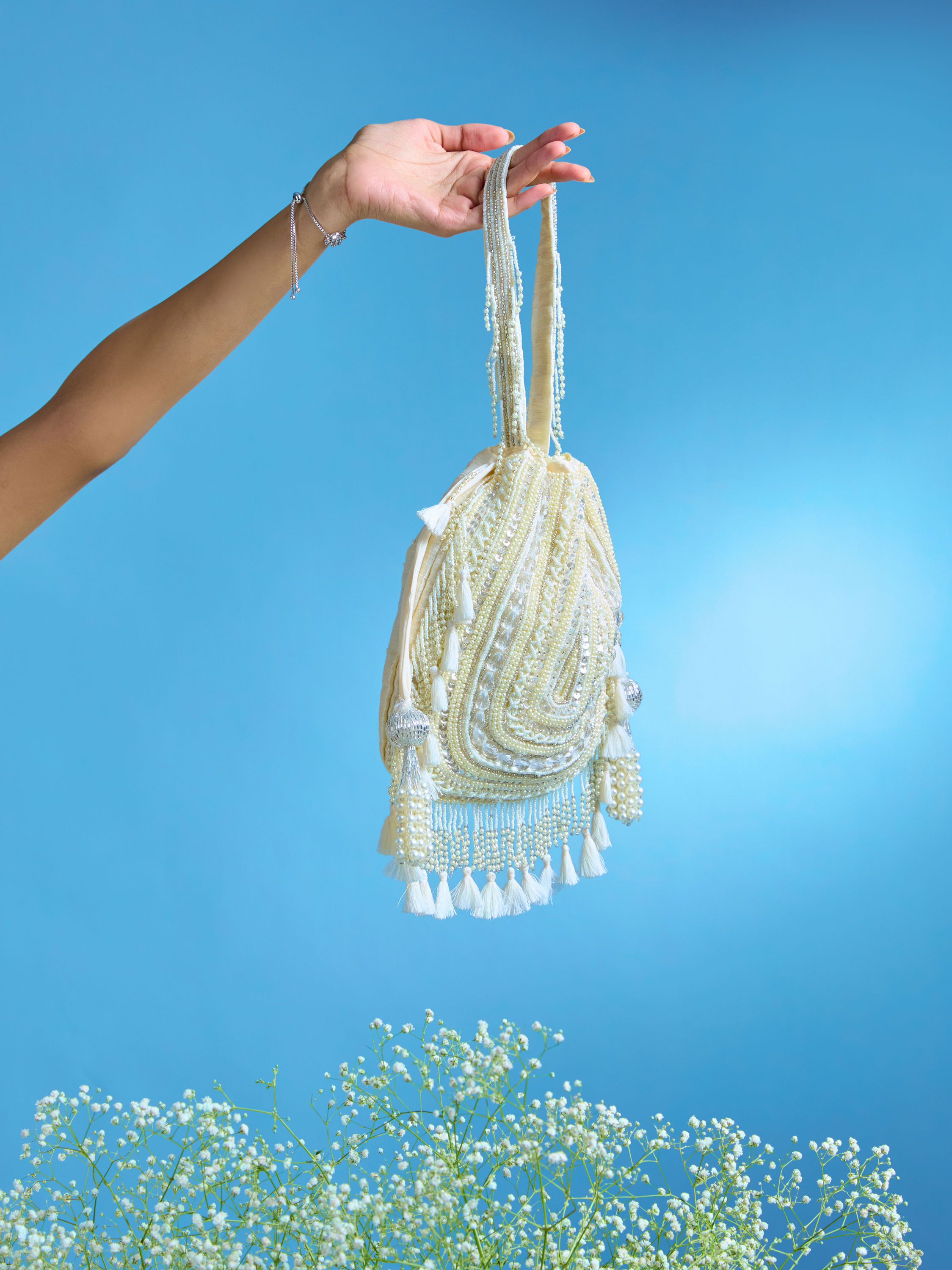 Mohey Women Creamy Dream Potli Bag